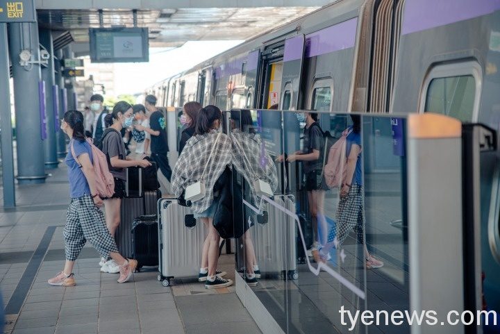 桃捷考量旅客需求及提供便捷的服務品質,在防疫作為下適度增加旅運服務。圖:桃捷提供 桃捷考量旅客需求及提供便捷的服務品質,在防疫作為下適度增加旅運服務。圖:桃捷提供
