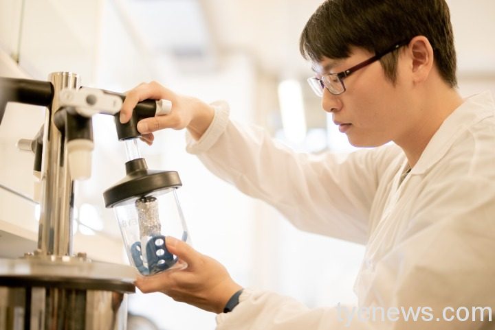 06-中原大學生科系以生醫科技和保健食品開發為研究重心。 06 中原大學生科系以生醫科技和保健食品開發為研究重心。