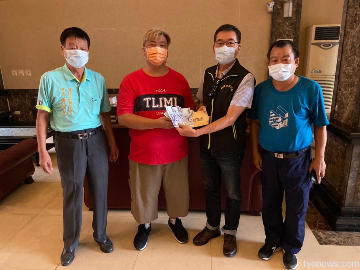 桃市榮服處長徐偉光率隊關懷榮民 協助走出疫情困境