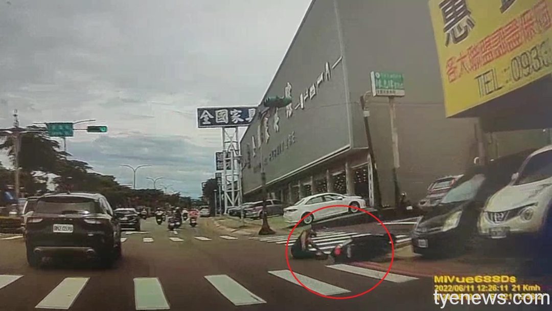 【有片】自小客肇逃!平鎮警1小時通知到案