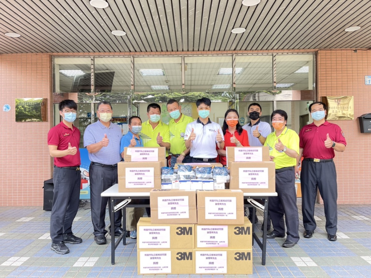 平鎮義消顧問捐贈10萬元防護裝備 守護前線消防健康