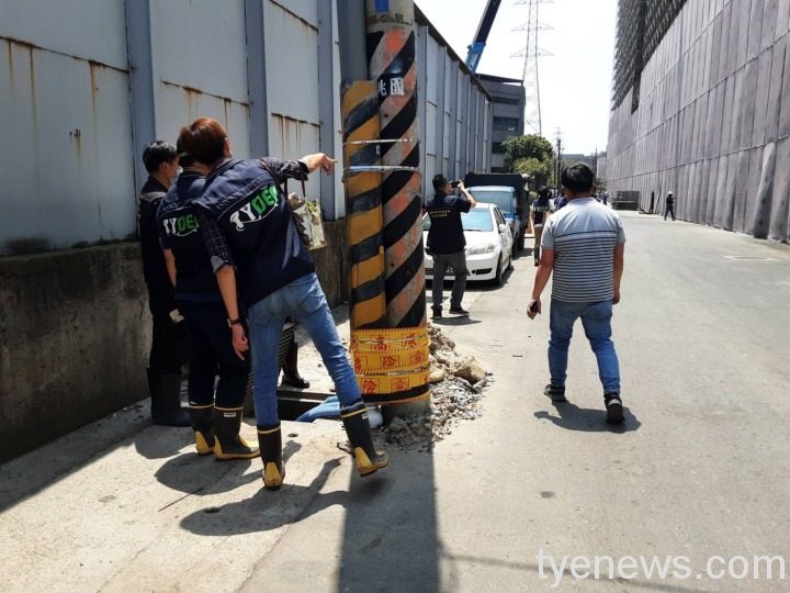 桃市環保局依空污法及廢清法規定已對業者開罰600萬元。圖:桃園環保局提供 1 3 1 2
