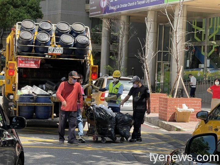 桃市清潔隊服務不打烊 端午假期環境清消、垃圾清運 1 5 8