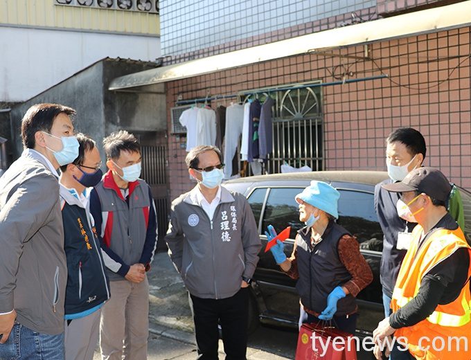 桃市環保局攜手企業 贈資收個體戶春暖物資 1 6 8