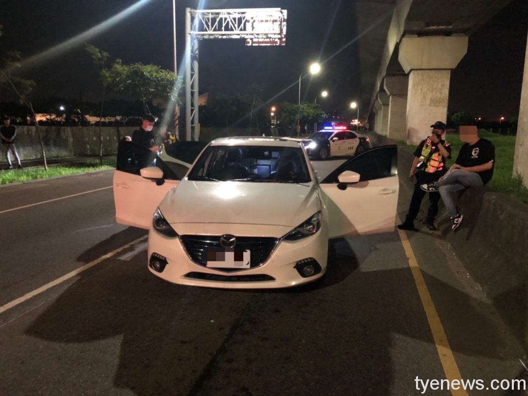 楊梅警抓飆車族 意外查獲毒販