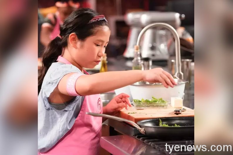10歲女孩小廚神莉亞（Liya）在「小小頂級廚師美國版」第8季表現出色，一路挺進最終決賽。圖：截自MasterChef Junior推特