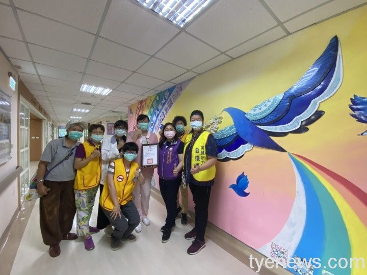 溫馨五月北榮桃 瓶中燈飾閃耀慈母光輝 110050 2