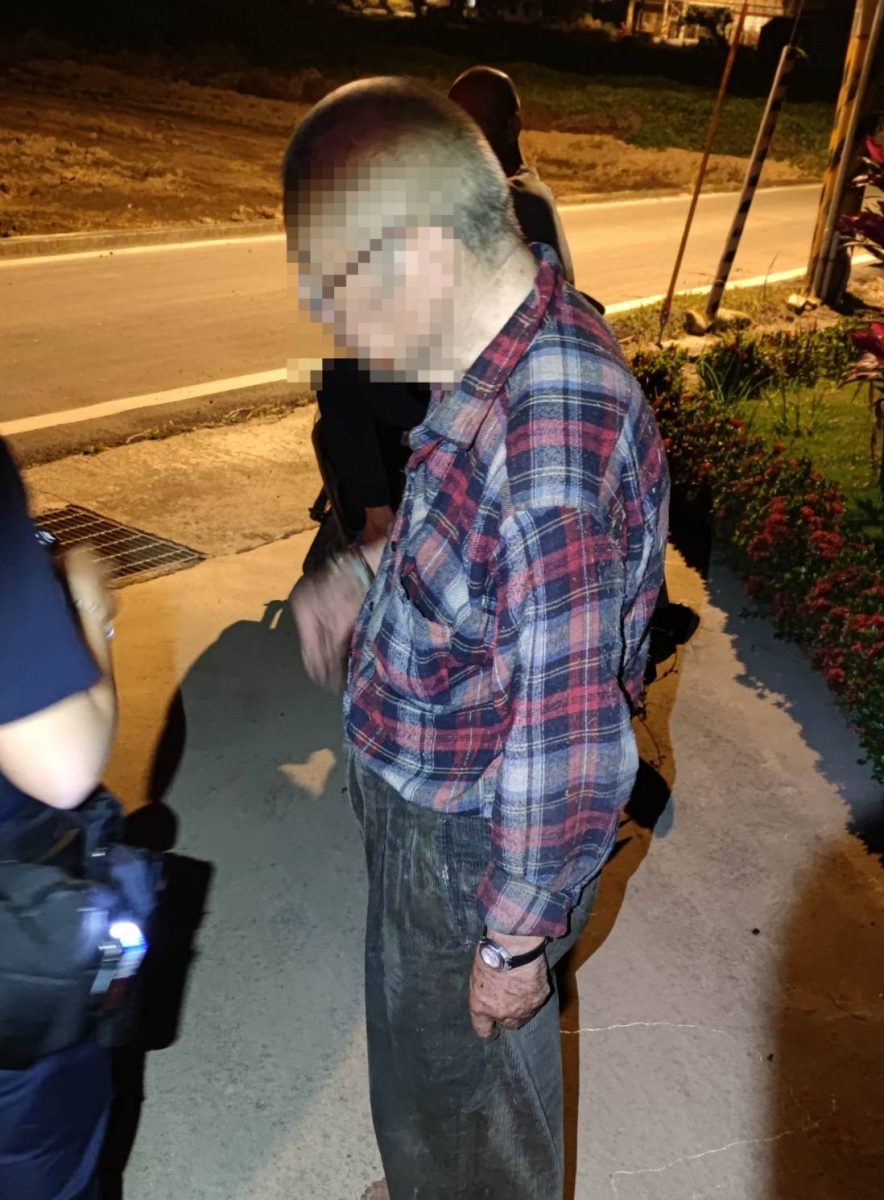 老翁夜間騎車訪友迷途20公里 巡警協助護送返家