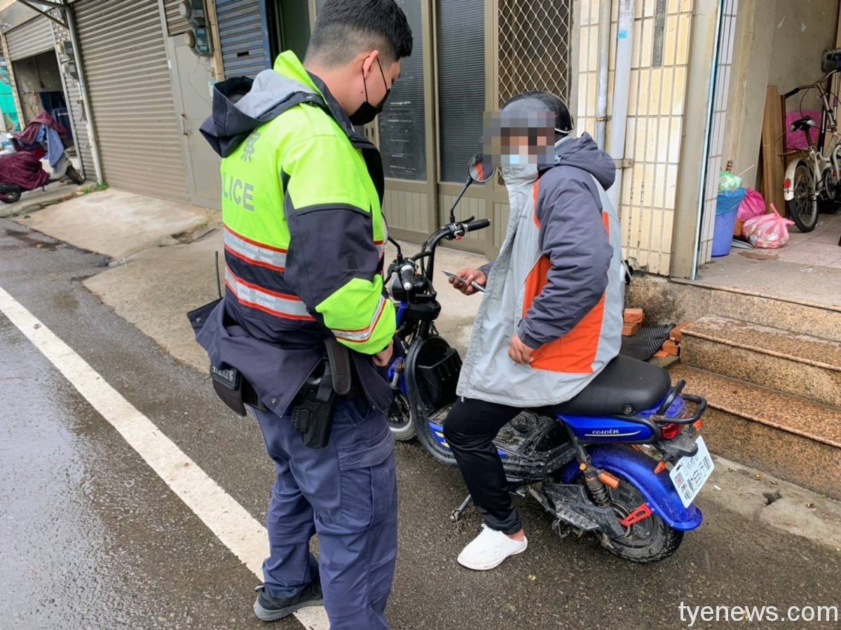 立院三讀通過電動自行車納管 大園警加強宣導取締 133178 scaled 1