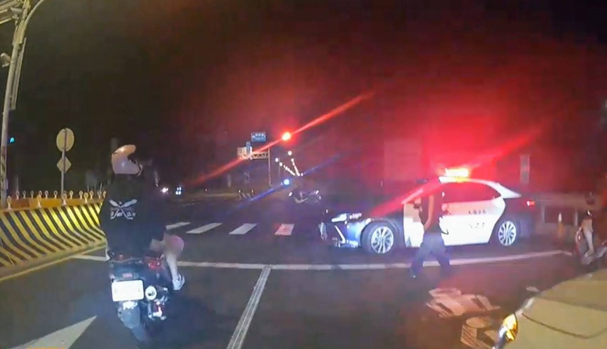 台15線改裝車聚集擾民 大園警鐵腕包圍攔查 155431 scaled 1