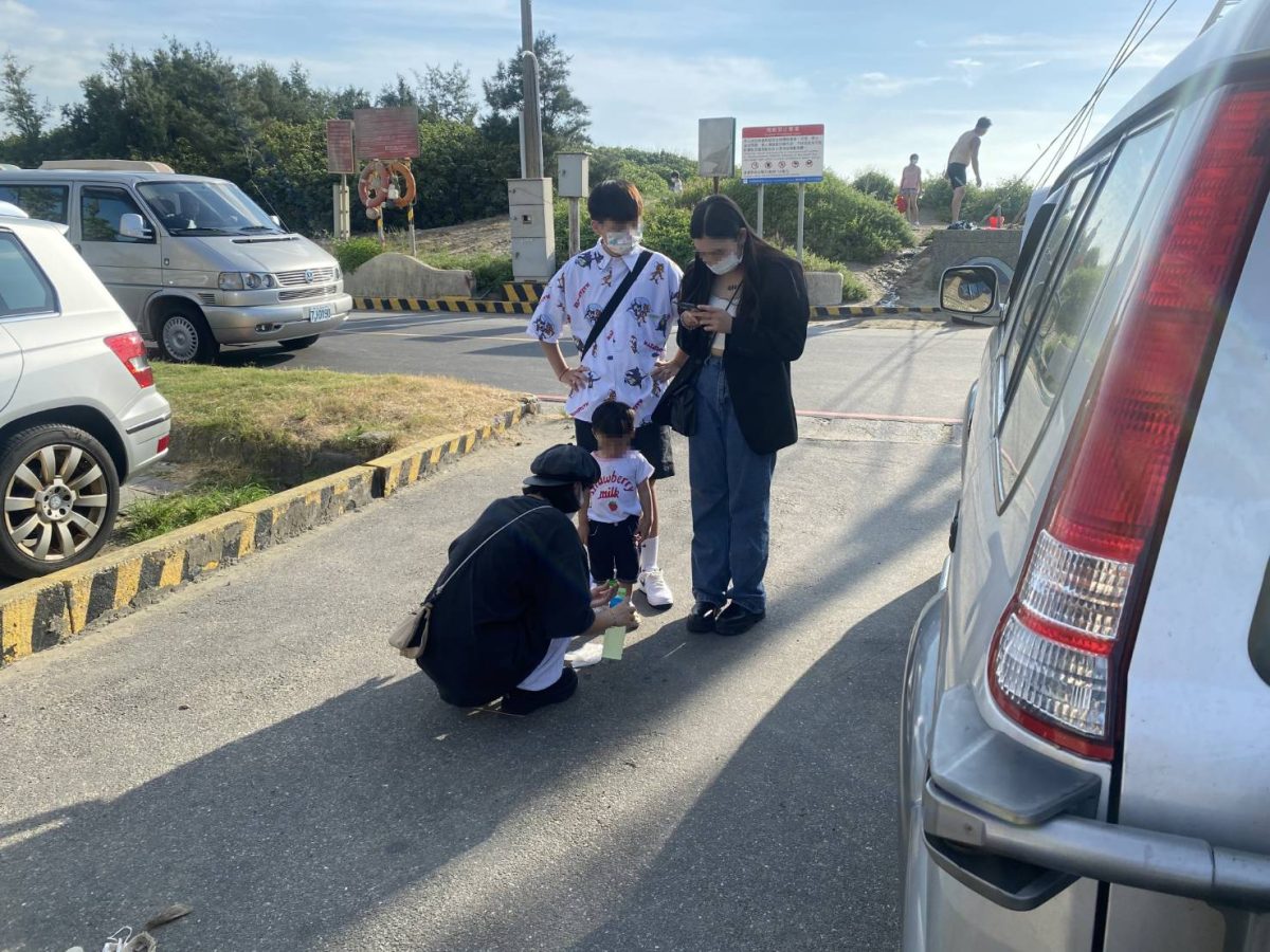 2歲男童竹圍漁港走失急哭 大園警協尋父母 156188 scaled 1