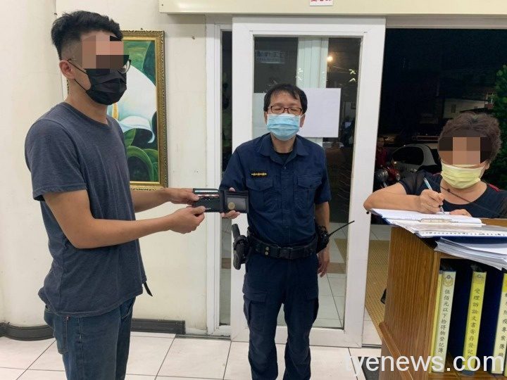 騎車不慎掉落錢包 三菓派出所積極協助迅速尋回 15659