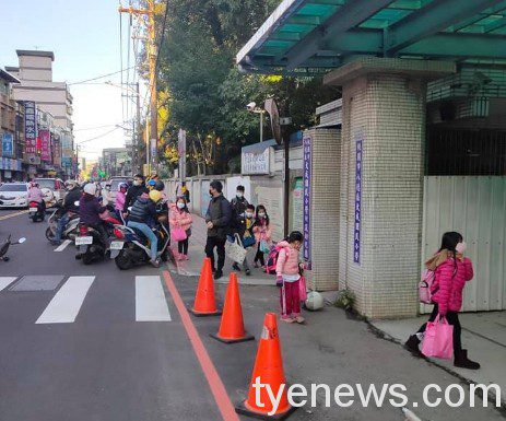 【有片】通緝犯學區逃竄遭識破 四維派出所全力追捕 1610520263888