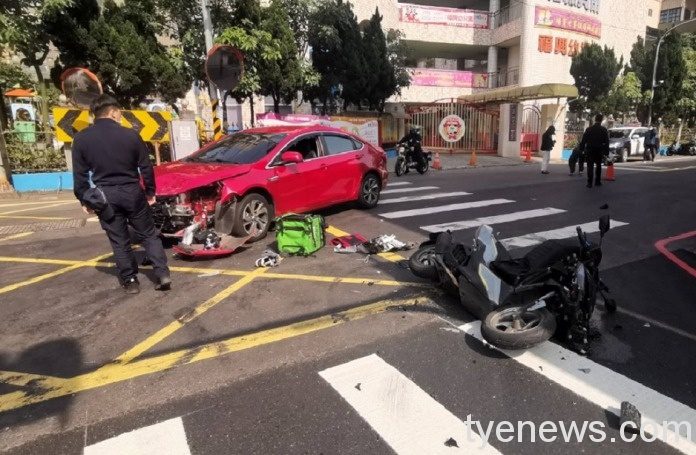 Ube Eats外送員又傳車禍!疑似搶快撞自小客騎士輕傷 1611909531661