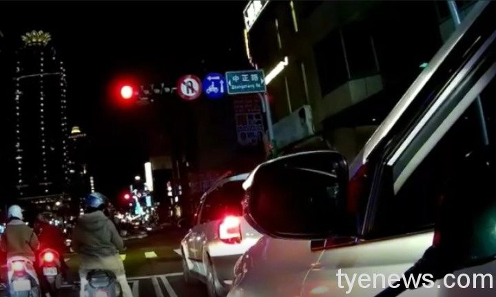 【有片】女童撞破頭急送醫 埔子派出所黃偲瑀開道護送 1612921472838