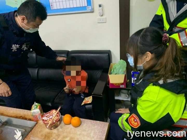 男童趴趴走迷路 南竹所巡警助返家團圓 1613185667276