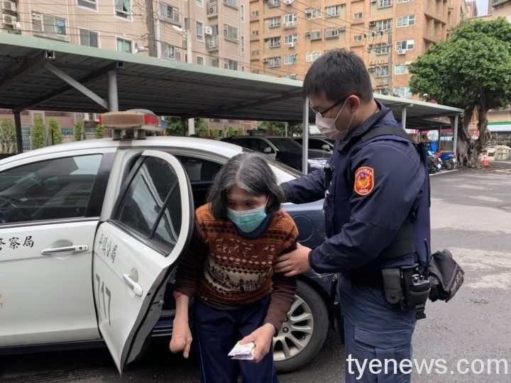 老婦春節拜拜走失 宋屋所暖警及時協助返家 1613186738055
