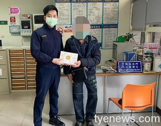 中路所員警熱忱協助 老翁攜感謝信登門致謝 1614755130067