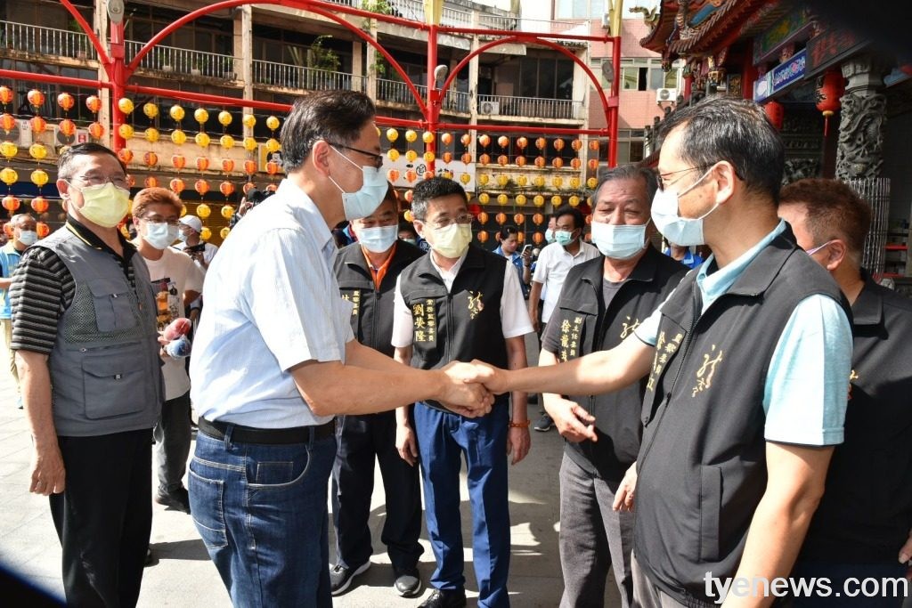 張善政赴龍元宮參拜 龍潭出發參選起手式