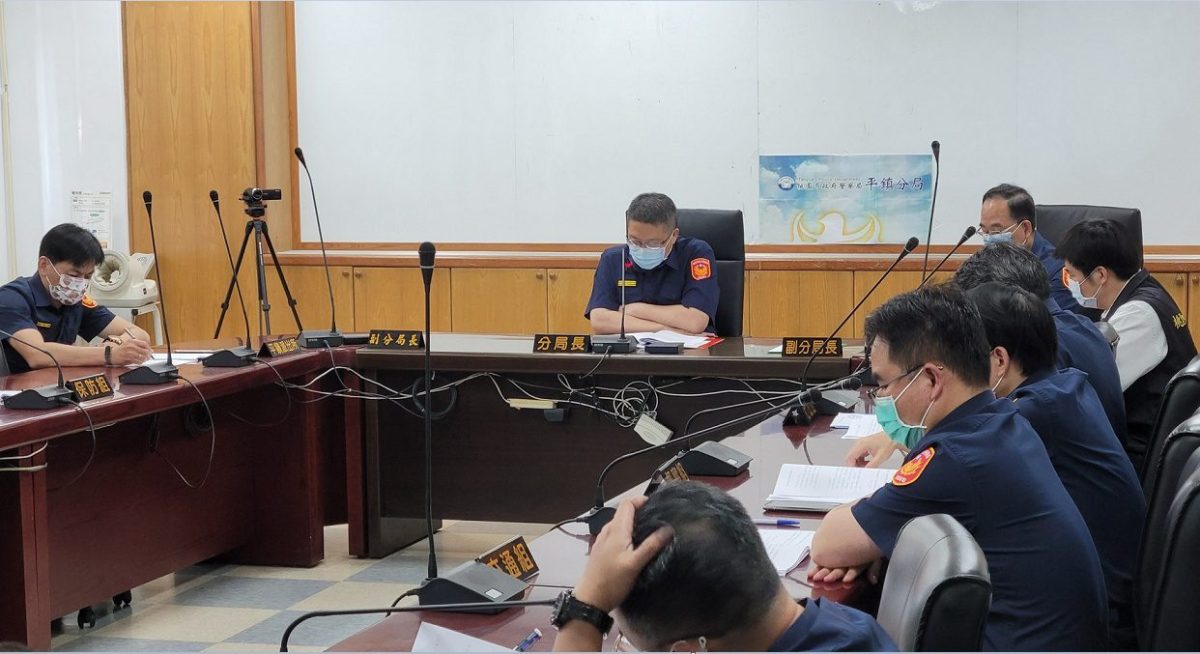 因應8月公投大選 平鎮警機動保安警力檢測