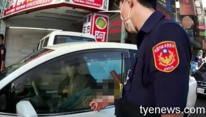【有片】你們盤查我是群聚!通緝男遇警急脫身花樣百出 1625020420078