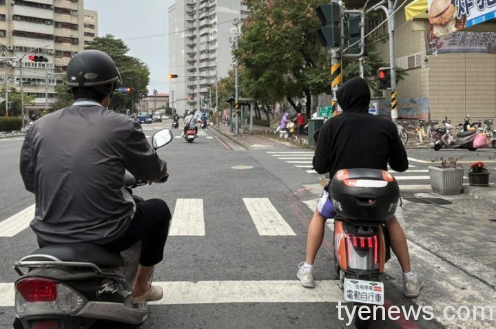 立院三讀通過電動自行車 須懸掛牌照投保強制險