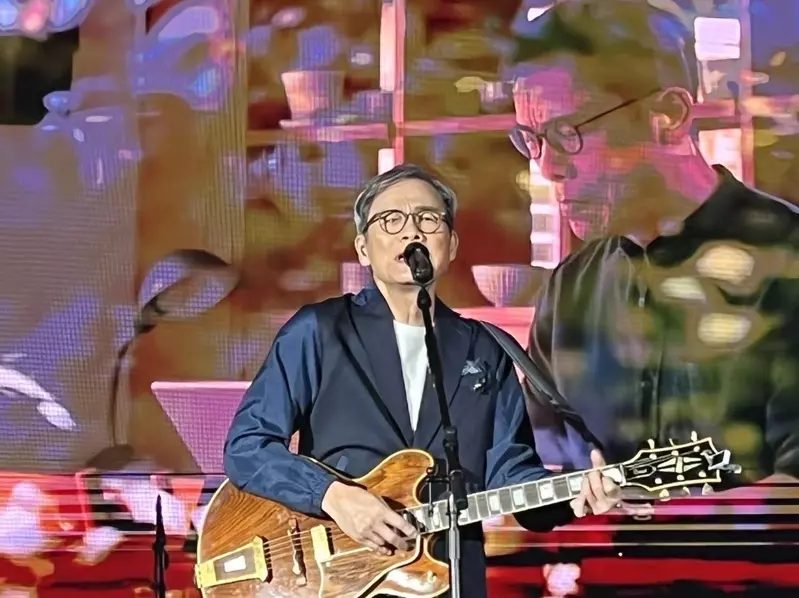 羅大佑北美巡迴演唱會 現場粉絲High翻天