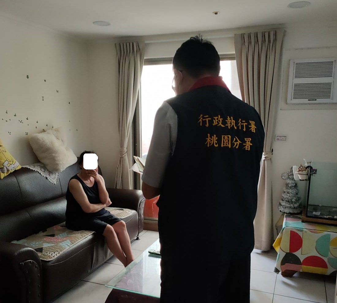 未成年飲酒鬥毆欠繳罰金 桃園分署找上門家屬無奈 1657617861157