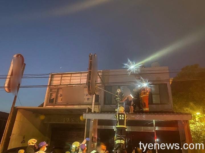 【有片】中壢培英路凌晨民宅火警 救出6人2人送醫 174262