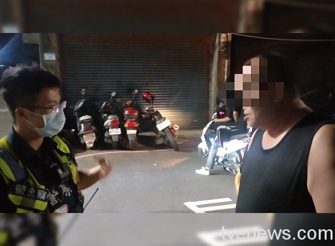 【有片】竊盜通緝犯栽在口罩 被警活逮 18232