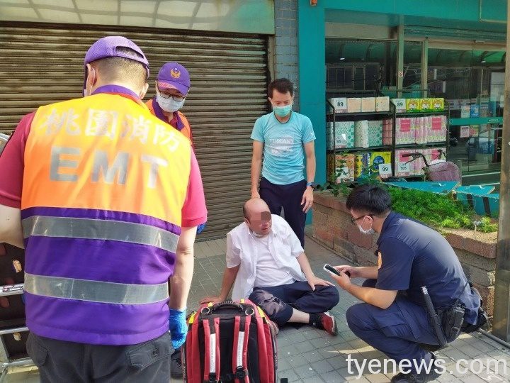 公車司機癲癇發作 乘客衝警局求救 2 11 8