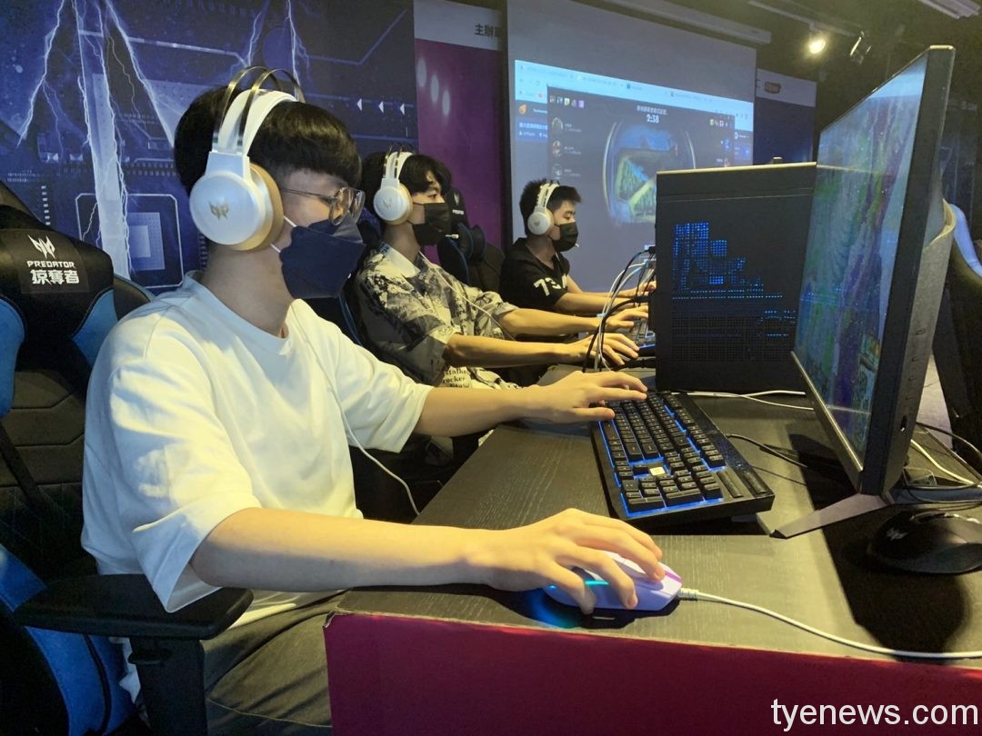 兩岸大學生對決「英雄聯盟」 龍華科大抱回冠軍獎座