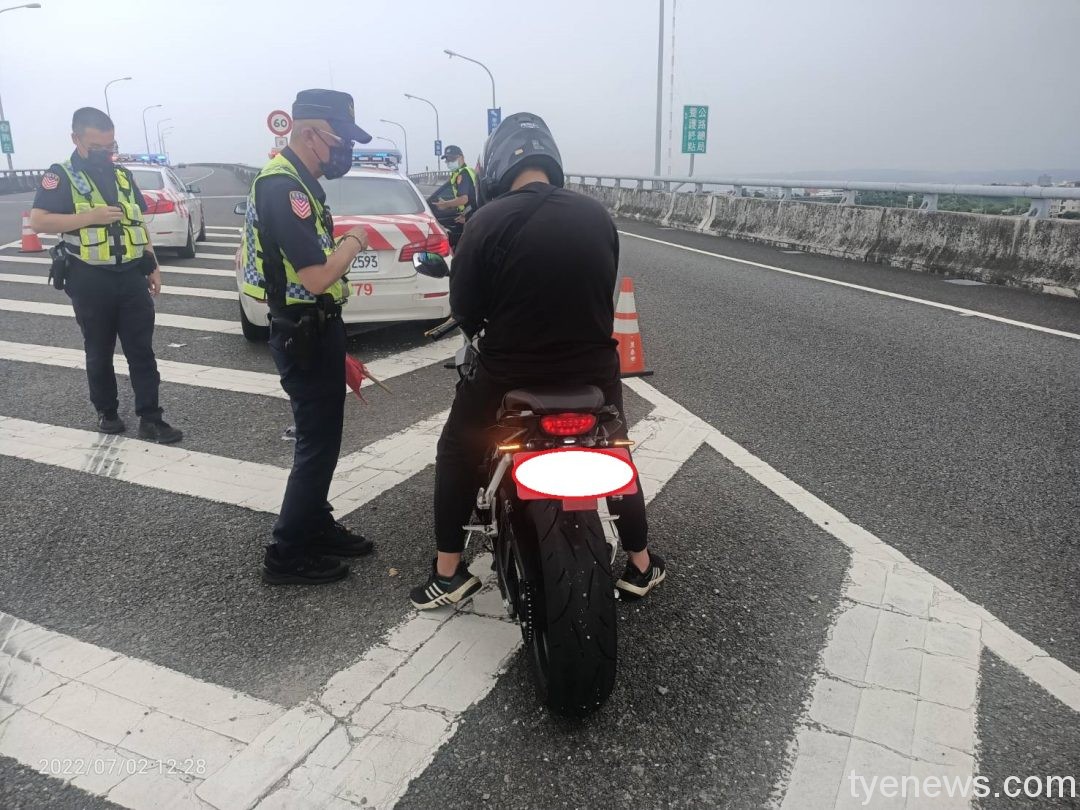 重機94要上國道!警方4天開出104張罰單