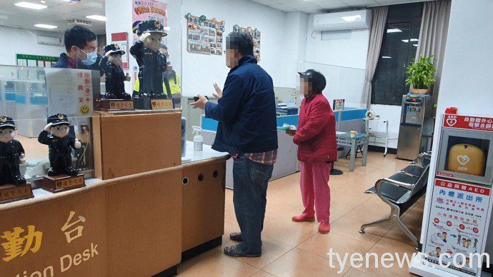 【有片】失智婦外出買飯迷途 內壢派出所暖警助返家 2 5 7