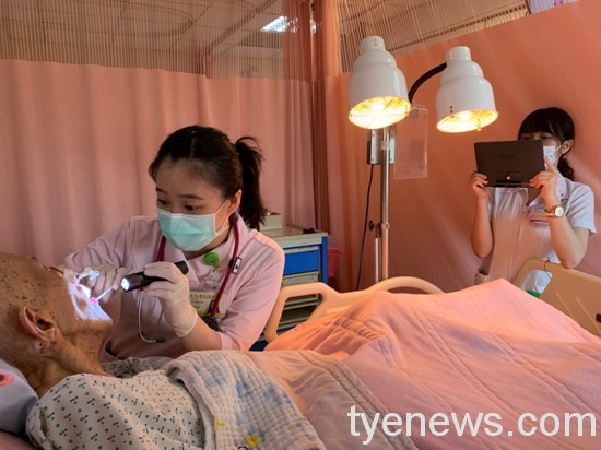疫情迫使病患與家屬分離 北榮桃安寧團隊將愛連結 2