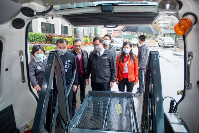 統一油品創辦人徐順永回饋社會 捐復巴幫助弱勢 20210111130203005