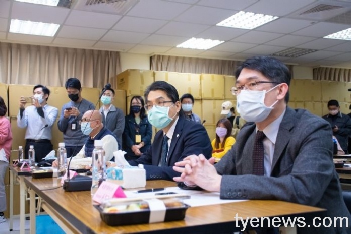 桃市府做醫護最強後盾 為前線人員備妥充足物資 20210126173634782 scaled 1