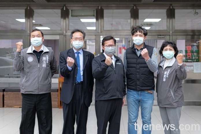 桃市私立同安長照中心 教導長者使用平板手機與親友聯繫 20210128130845534 scaled 1
