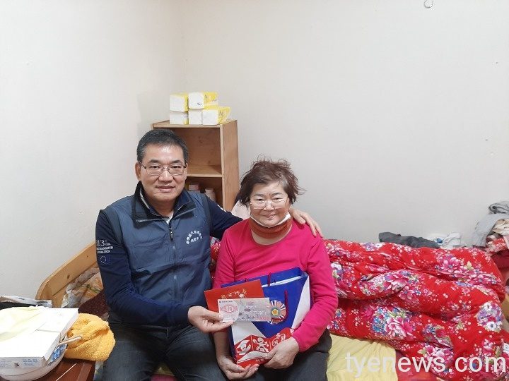 桃園榮服處徐偉光歲末送暖 溫馨關懷榮民遺眷 20210205 105139