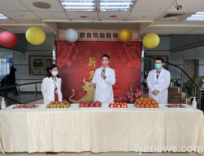 桃療全體總動員布置院區 搭配大紅金色喜氣洋洋 20210218131733045