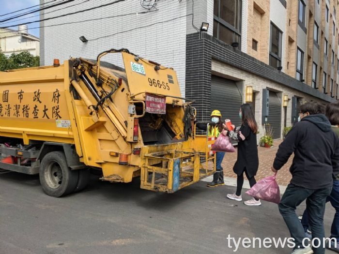 熱情民眾春節贈紅包禮 桃市清潔隊捐出化愛心 20210222103623167
