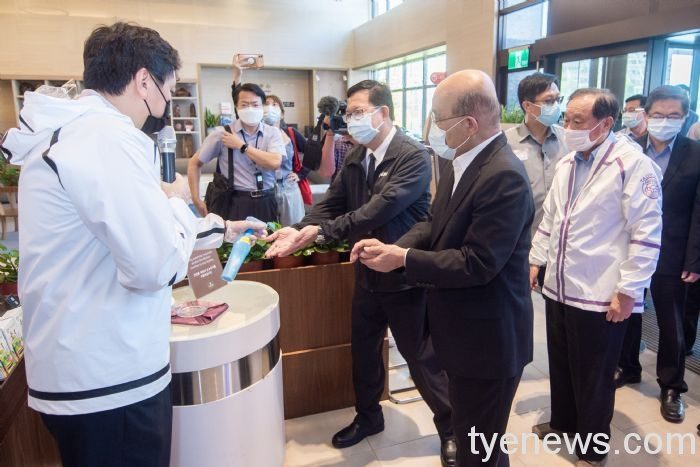 蘇貞昌視察桃園防疫旅館 呼籲防疫物資充足不必搶購 20210514191926099