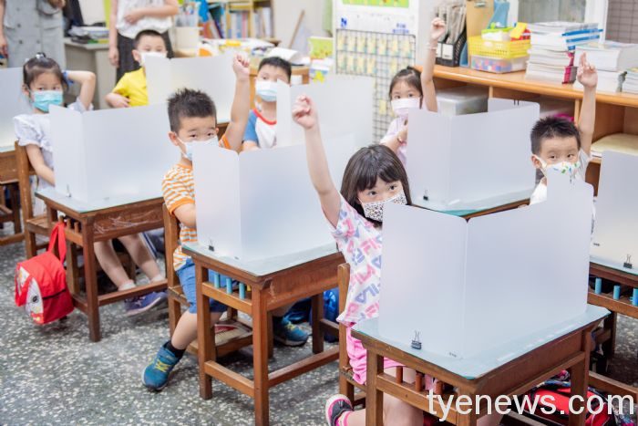 中壢中原國小師生興奮迎開學 報到率近100% 20210901151444440