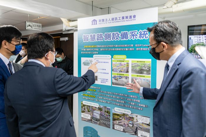 桃市試驗「智慧路口安全警示」預估降低事故傷亡15% 20211118135218798