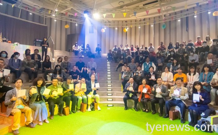「2021桃園鍾肇政文學獎」長篇小說《永樂女伶夢》奪得50萬元 20211121153746502
