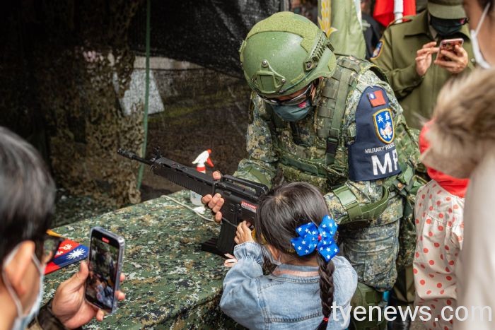 龜山區憲光二村慶祝「憲兵節」展示忠貞軍風 20211212162625356