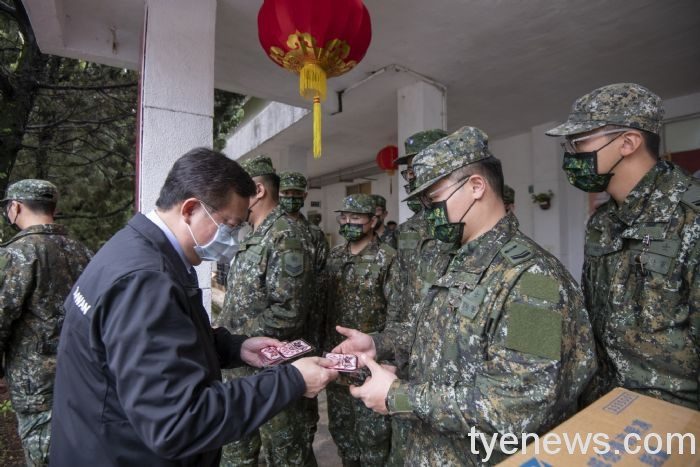 國軍三三化學兵群協助防疫作業 讓國人安心過年 20212111746 1 2