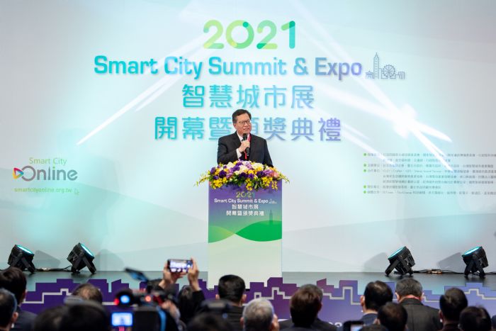 出席智慧城市展領獎 鄭文燦:帶領全球看見台灣前瞻科技實力 2021323169 6 3