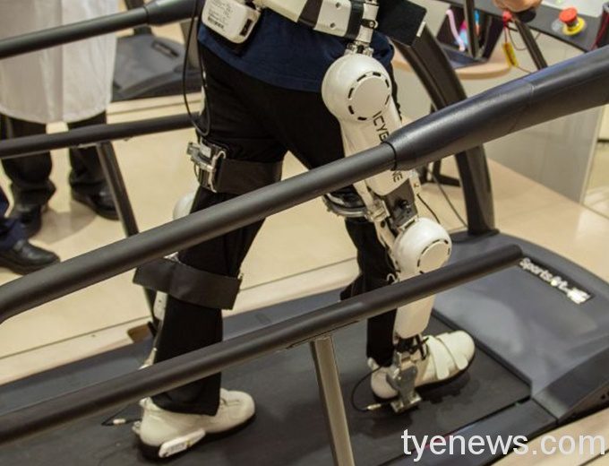 怡仁醫院引進復健機器人 透過AI技術造福病患 2021324154 43 1