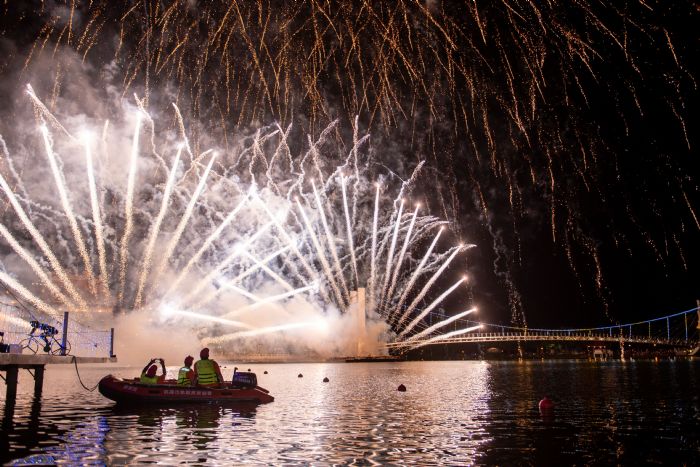 龍潭歸鄉文化節「花火之夜」映襯龍潭大池魅力